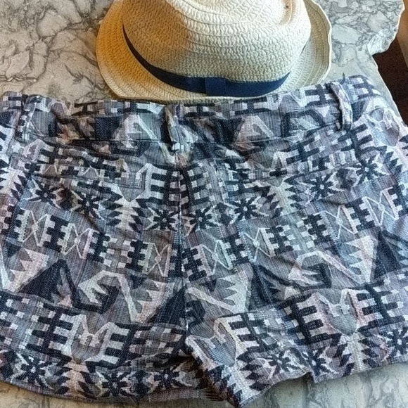 Jack by BB Dakota Woven Tapestry Shorts - Picture 4 of 4
